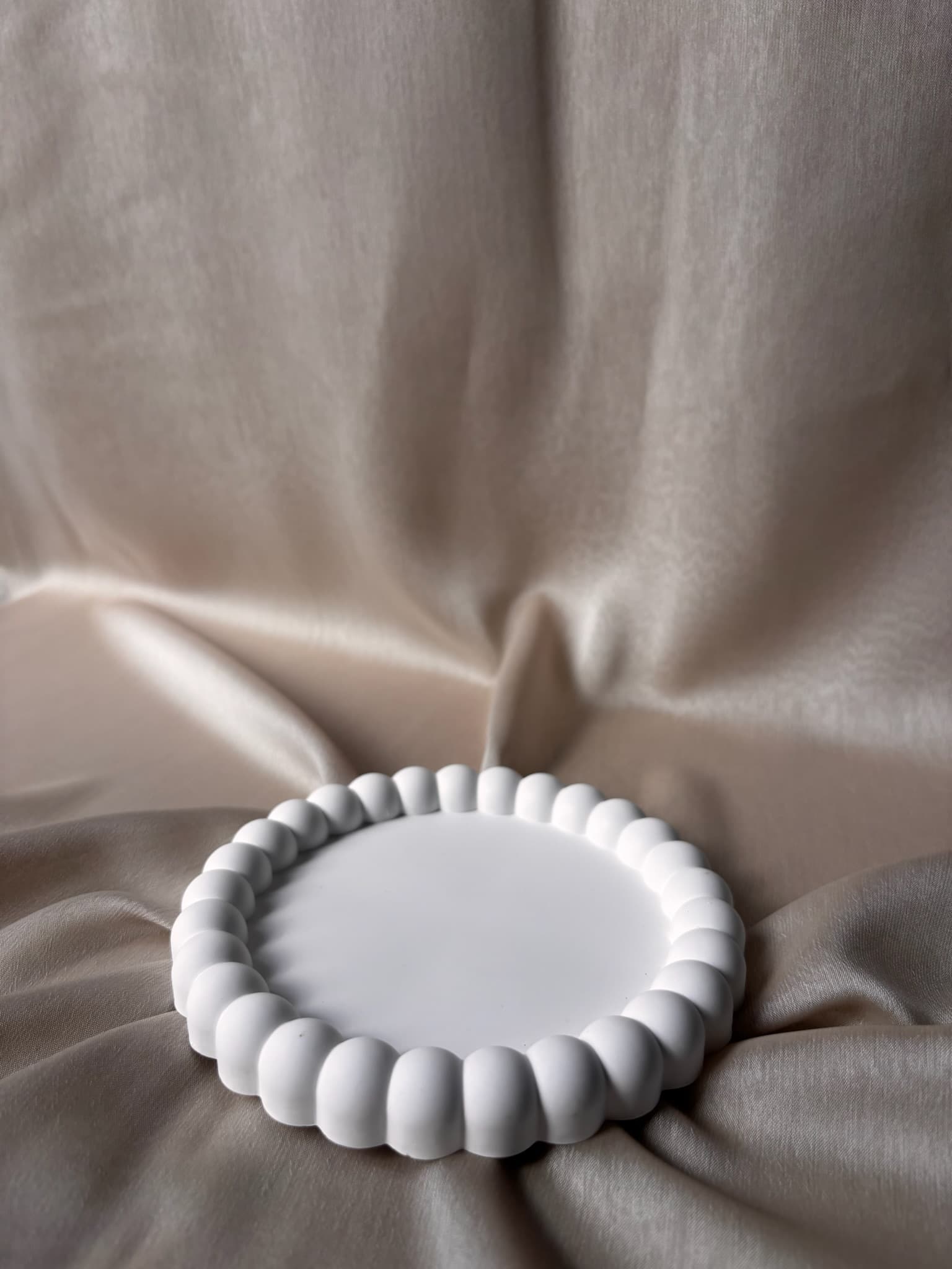 Baloncuk Desenli Yuvarlak Tabak - Büyük